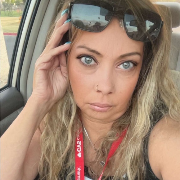 Meet your Posher, Joy - Picture 1 of 1